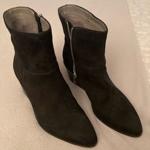 Adrienne Vittadini black suede like booties sz 8.5⚡️⚡️FLASH SALE⚡️⚡️